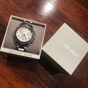 NEW MICHAEL KORS SILVER DIAMOND ENCRUSTED WATCH💋